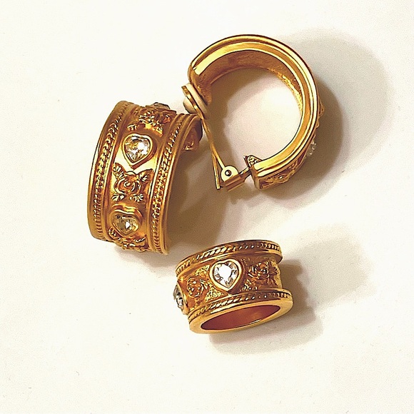 Elizabeth Taylor for Avon: Love Blooms Earrings & Ring - Picture 1 of 9